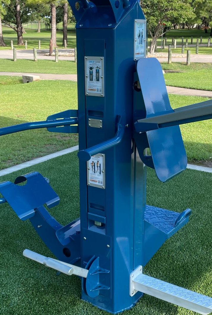 Outdoor gym equipment